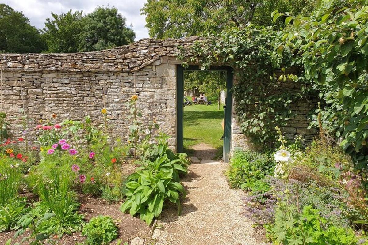 Private Downton Abbey Tour, including Bampton, Cogges Farm, and Highclere
