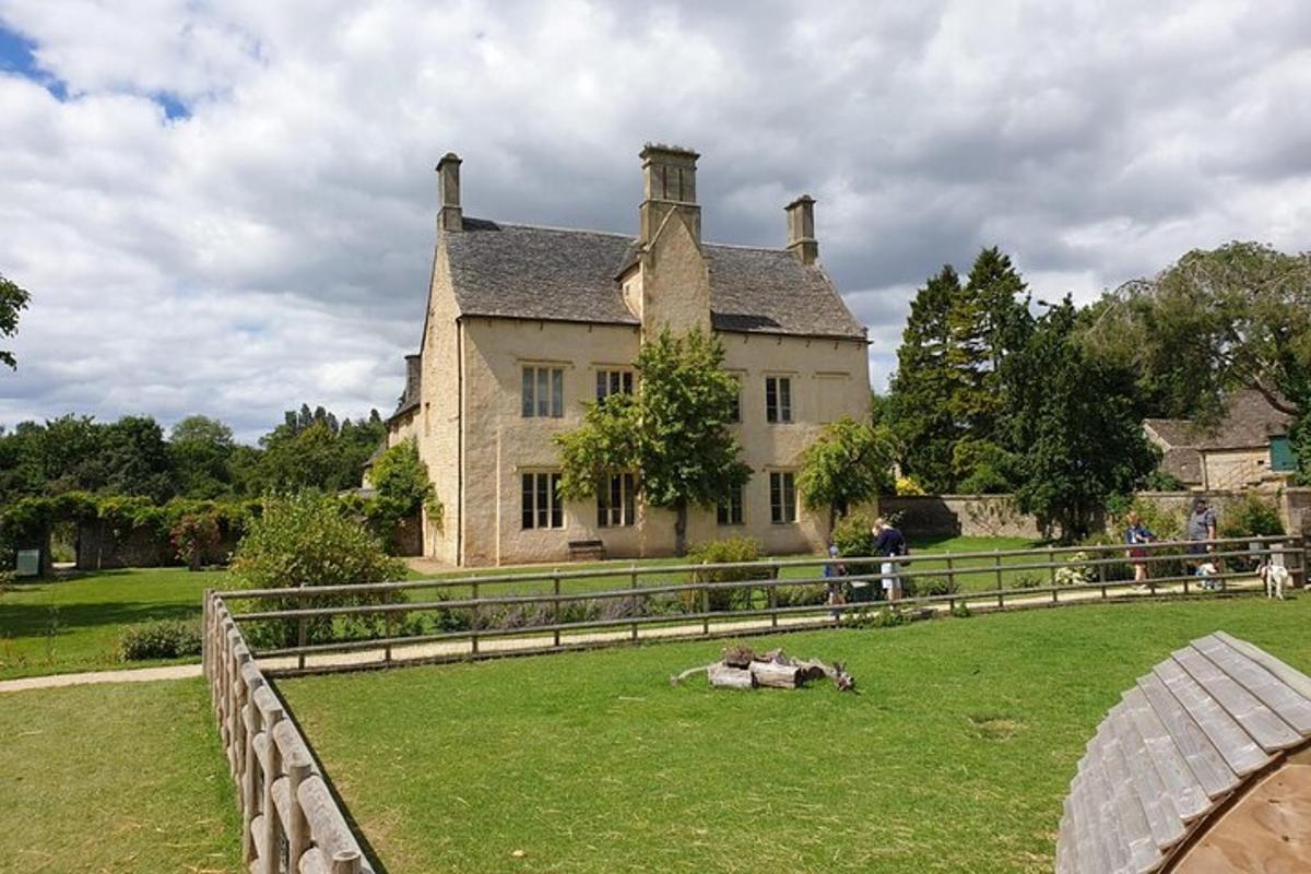 Private Downton Abbey Tour, including Bampton, Cogges Farm, and Highclere