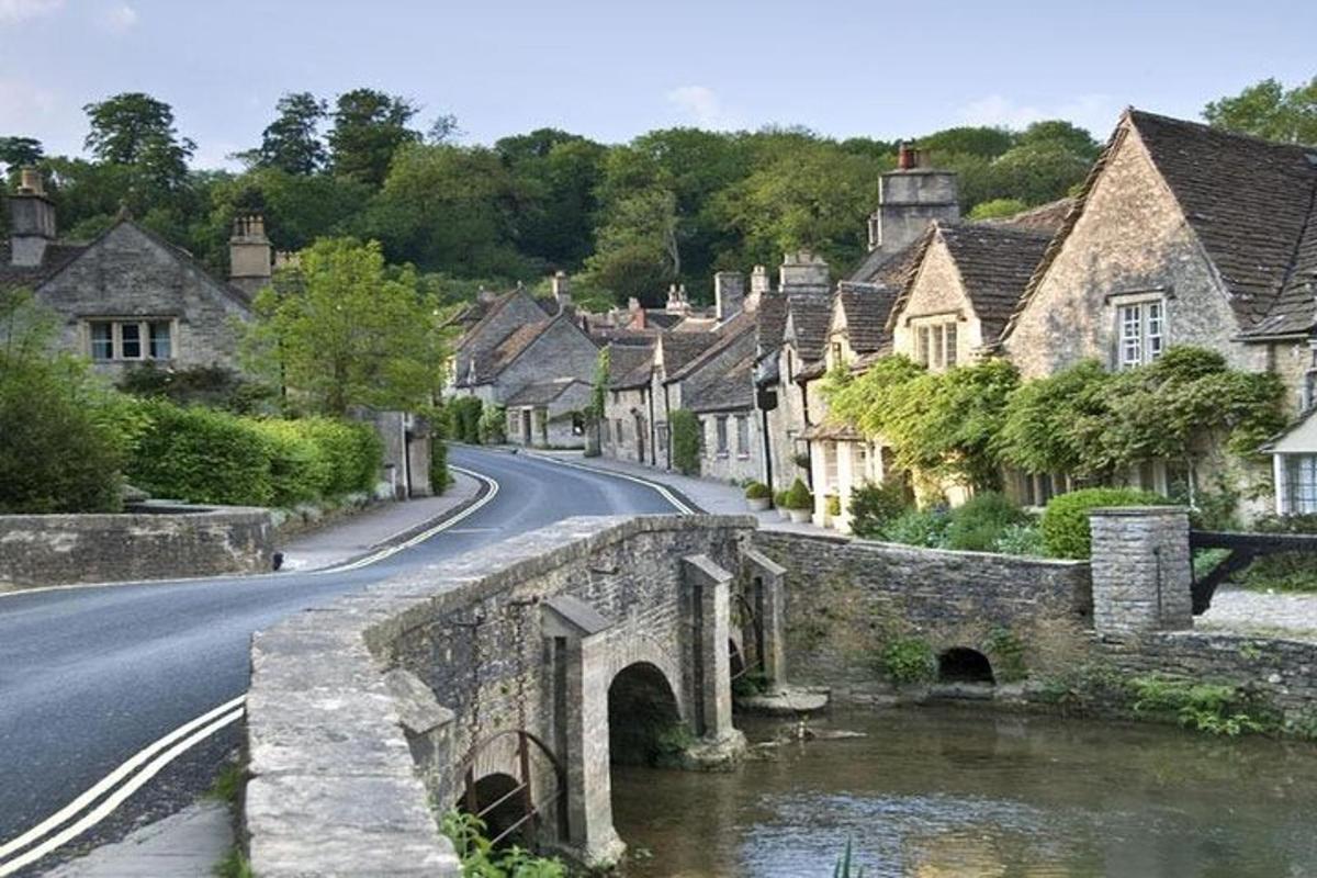 Cotswolds Countryside,Oxford & Blenheim Palace Independent Full Day Private Tour