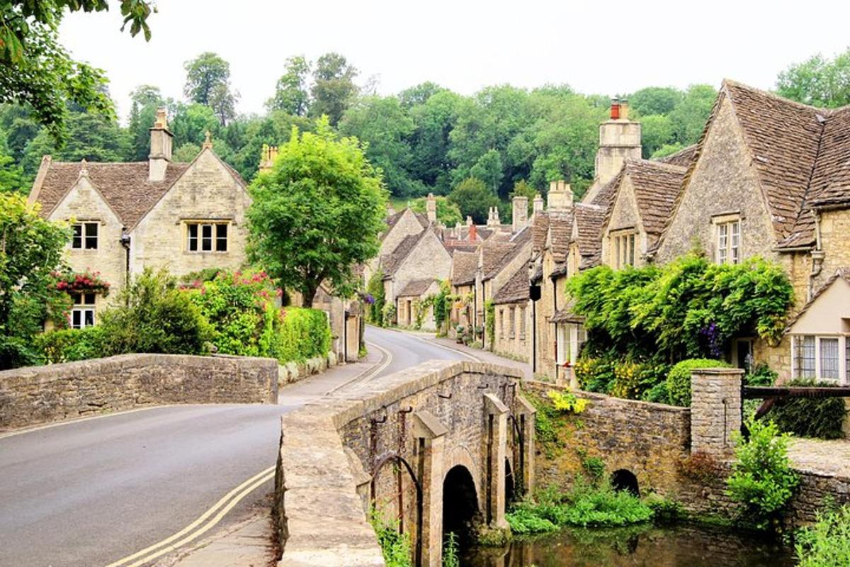 Cotswolds Countryside,Oxford & Blenheim Palace Independent Full Day Private Tour