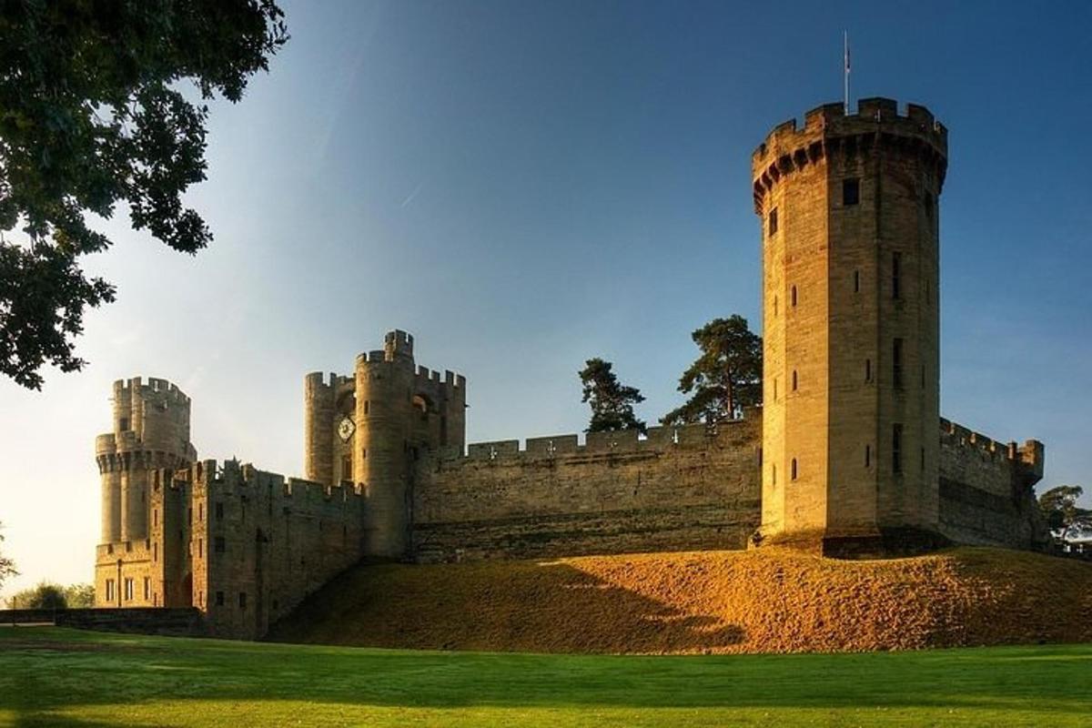 Cotswolds and warwick Castle Independent Full Day Private Tour