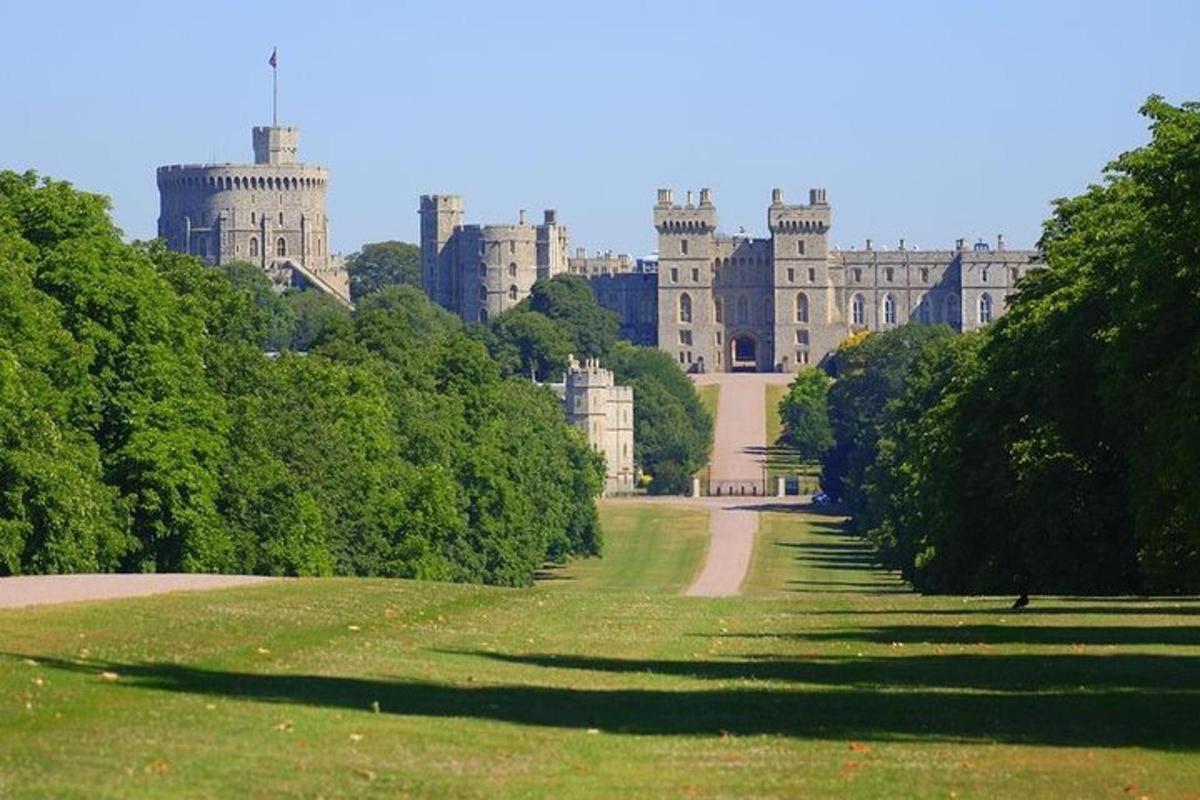Windsor Castle & Hampton Court Independent Half Day Private Tour