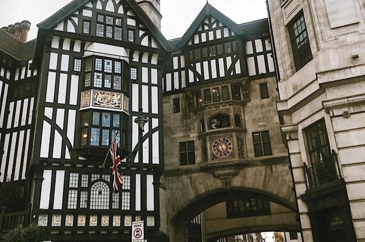 London Soho District - Exclusive Guided Walking Tour