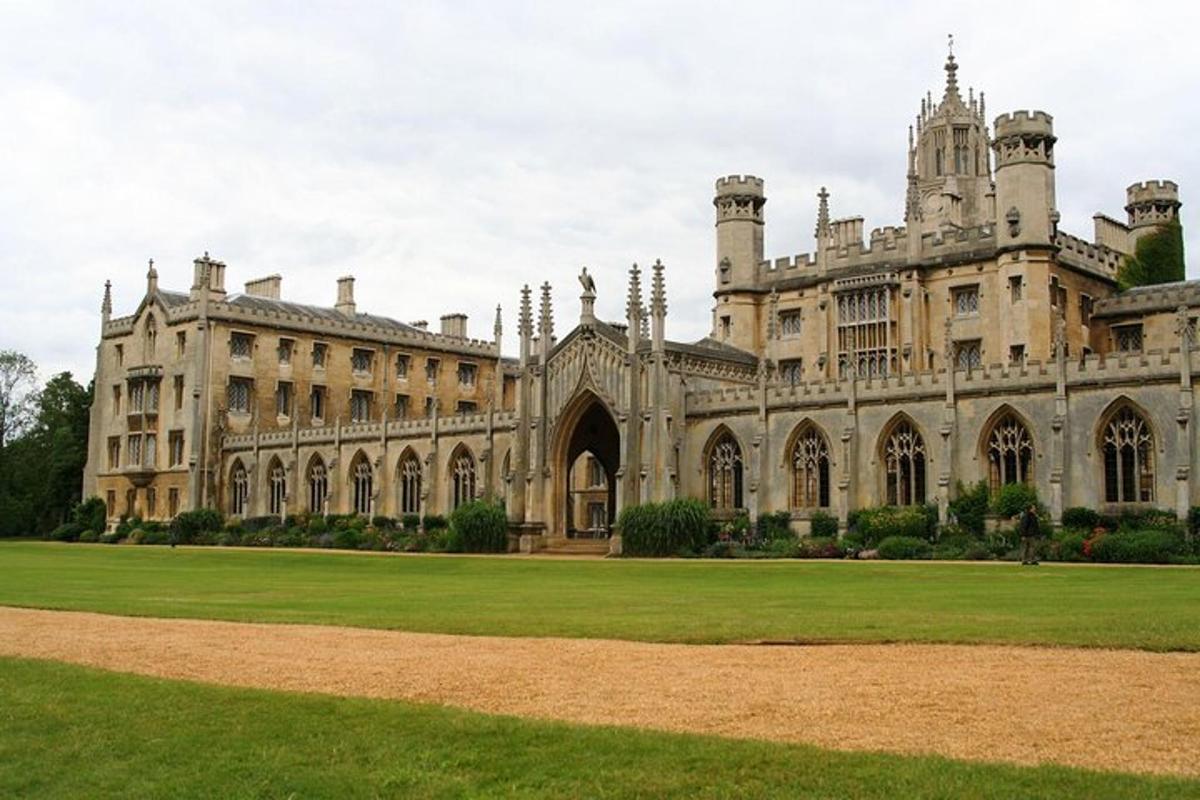 Guided Tour of Cambridge and Oxford