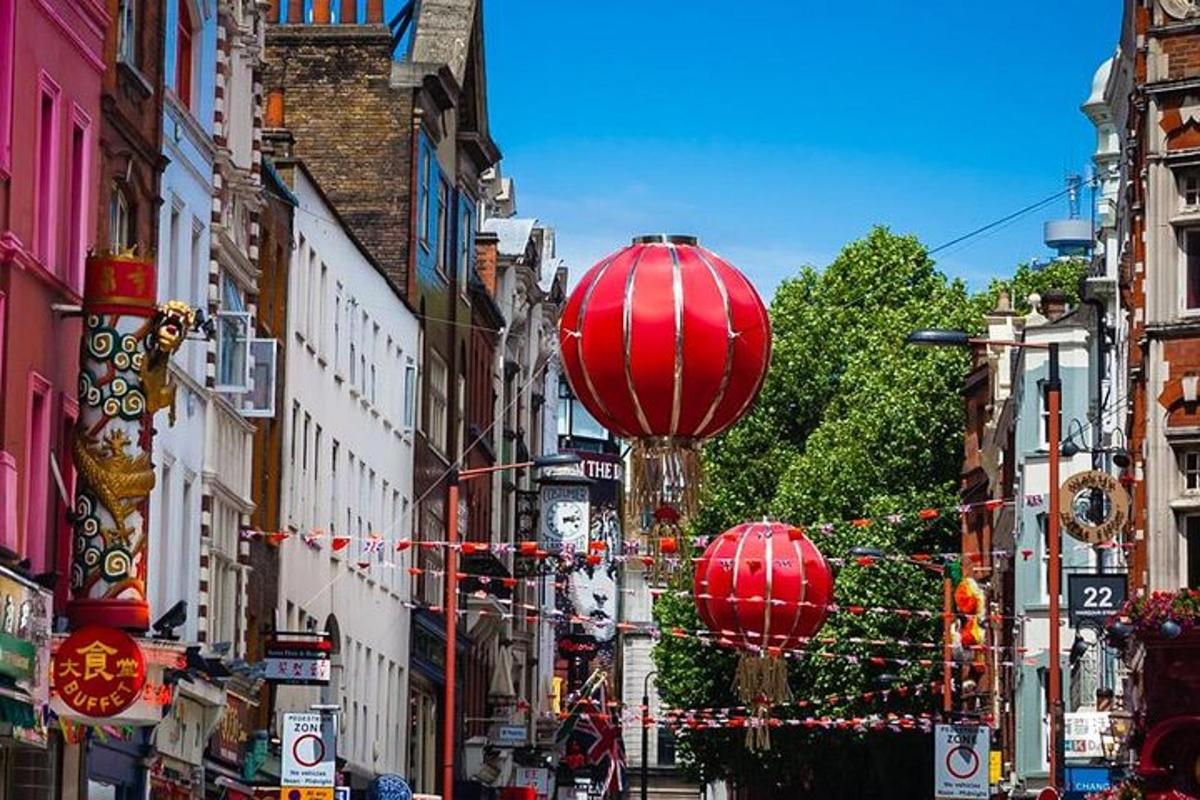 Private Tour Photography Walking Tour from Trafalgar Square to Covent Garden