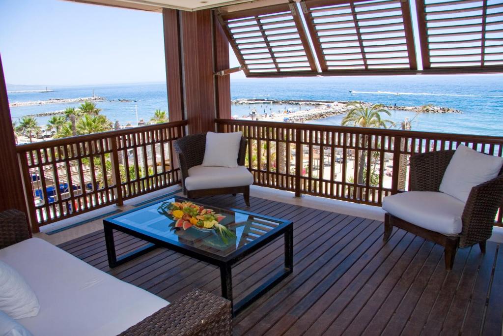 7 nights Spain bed and breakfast (Guadalpin Banus) flights included