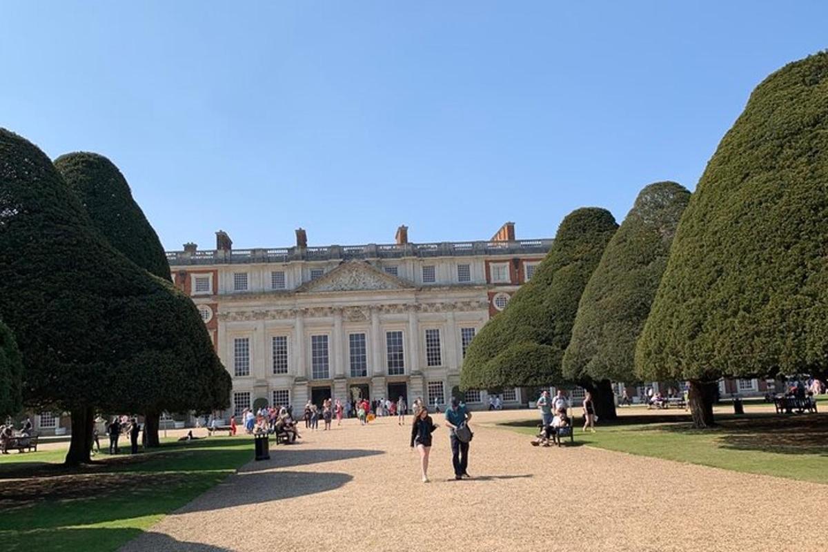 Self-guided Windsor Castle & Hampton Court Palace Tour with Transfers