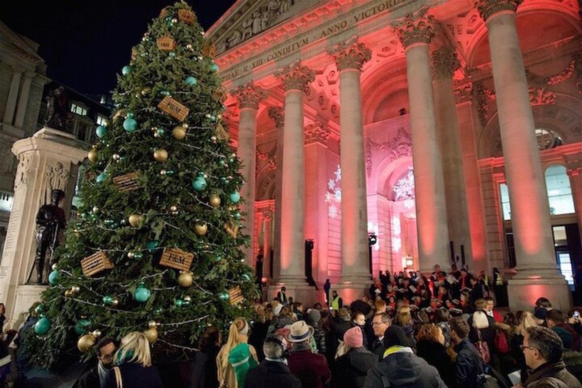 Christmas Lights Walking Tour in London