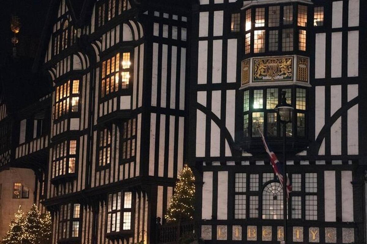 Christmas Lights Walking Tour in London