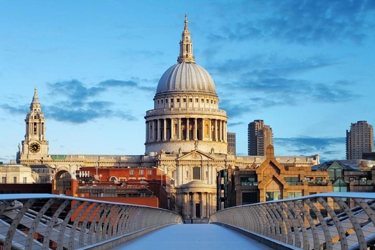 London Vintage Bus Tour with Thames River Cruise