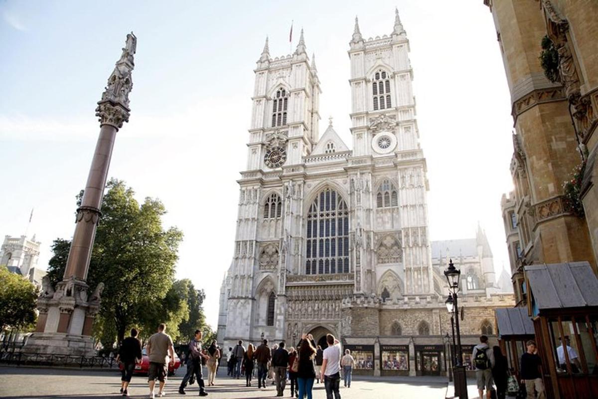 London Vintage Bus Tour with Thames River Cruise