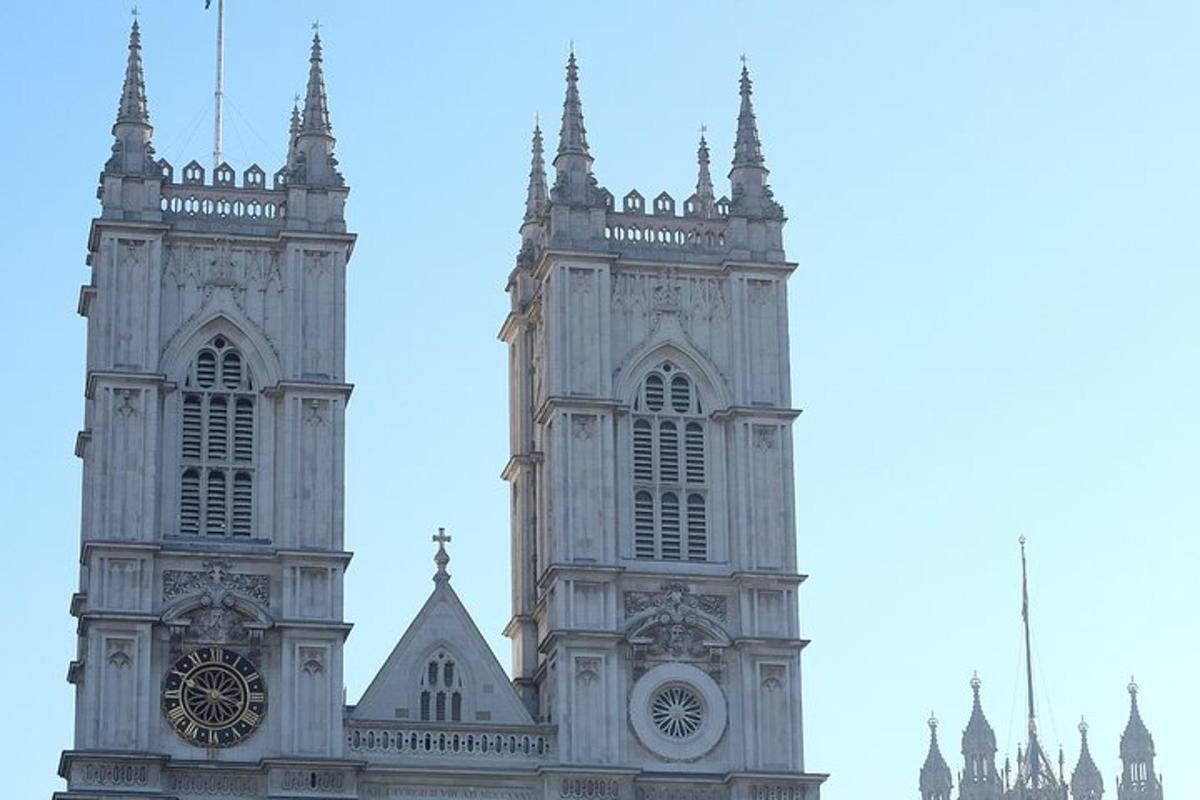 Royal London And Changing of Guard - Very Small Group Tour