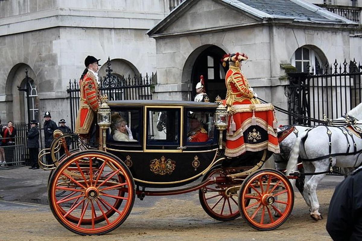 Royal London And Changing of Guard - Very Small Group Tour