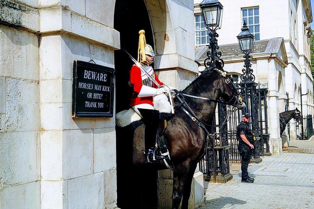 Royal London And Changing of Guard - Very Small Group Tour