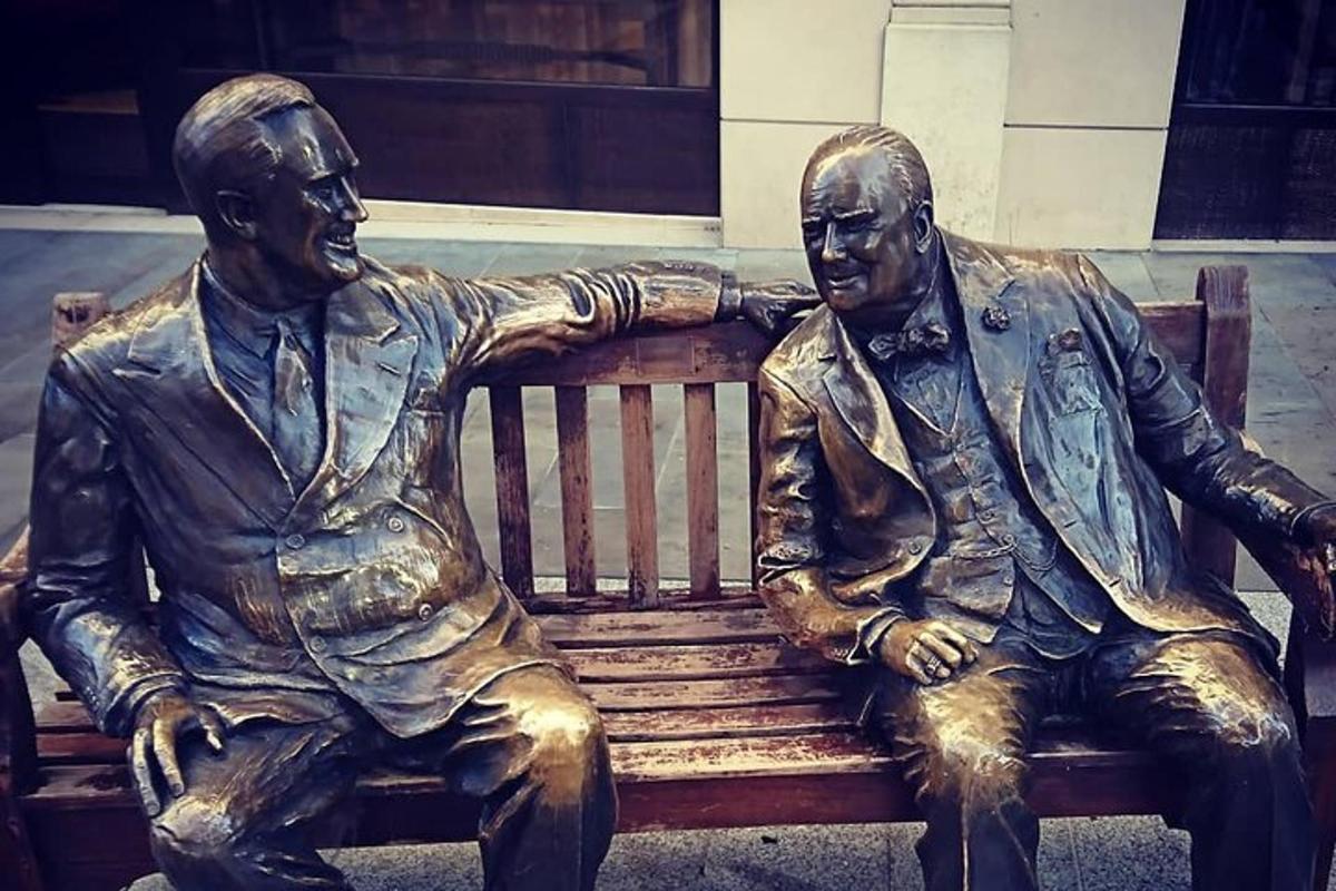 Winston Churchill's London At War. A Private Walk Through Britain's Darkest Hour
