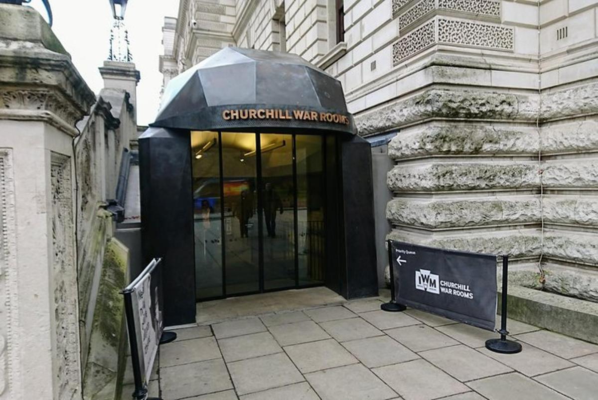 Winston Churchill's London At War. A Private Walk Through Britain's Darkest Hour