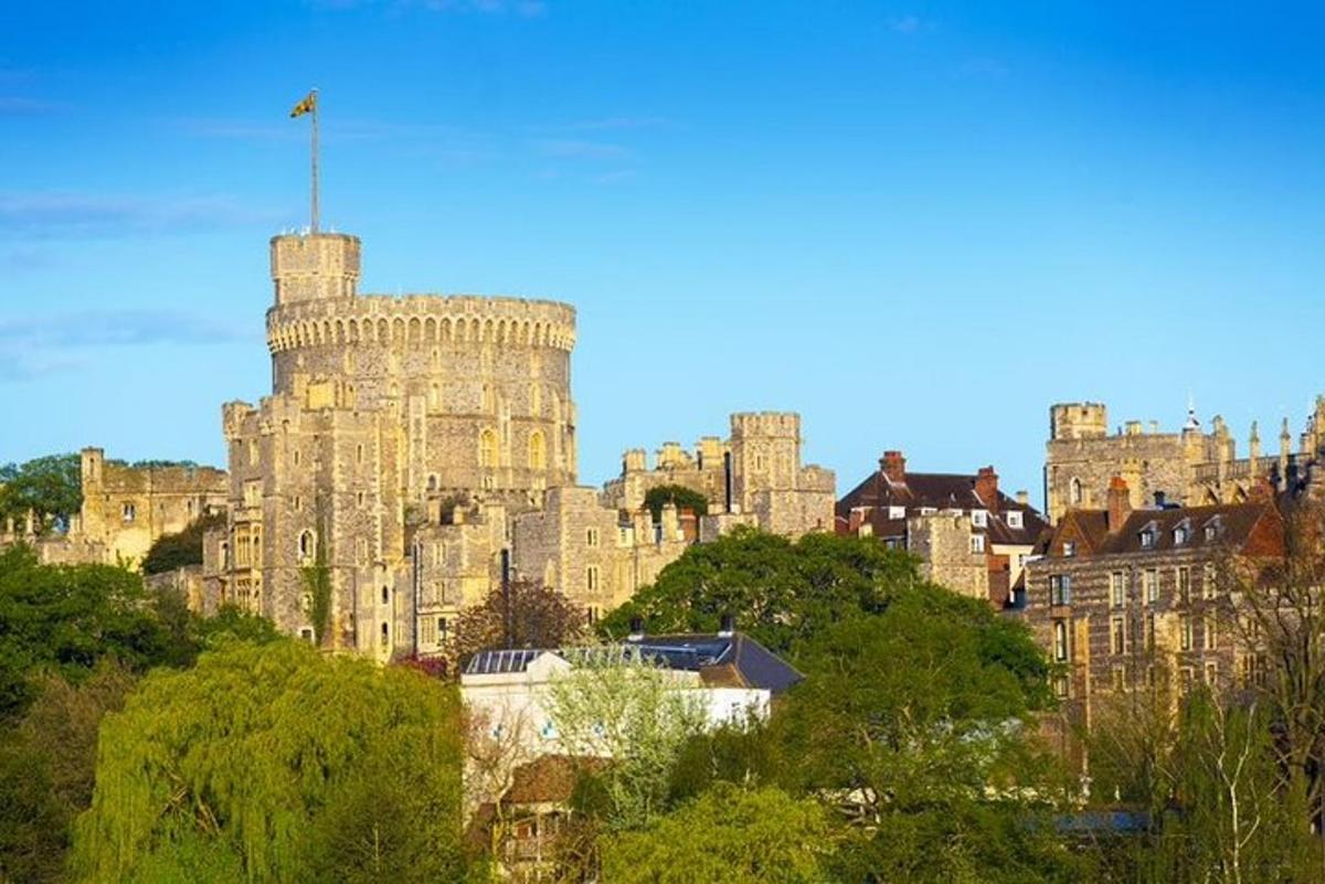 Stonehenge, Windsor Castle and Bath Day Trip from London