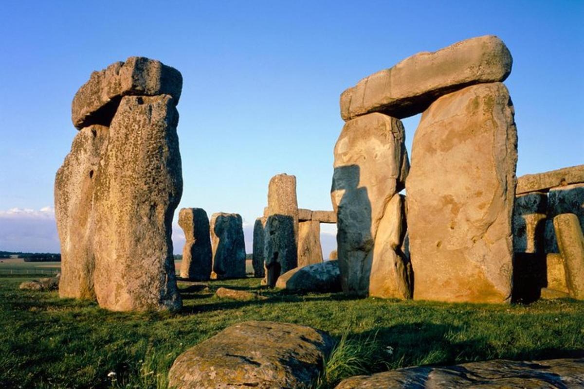 Stonehenge, Windsor Castle and Bath Day Trip from London