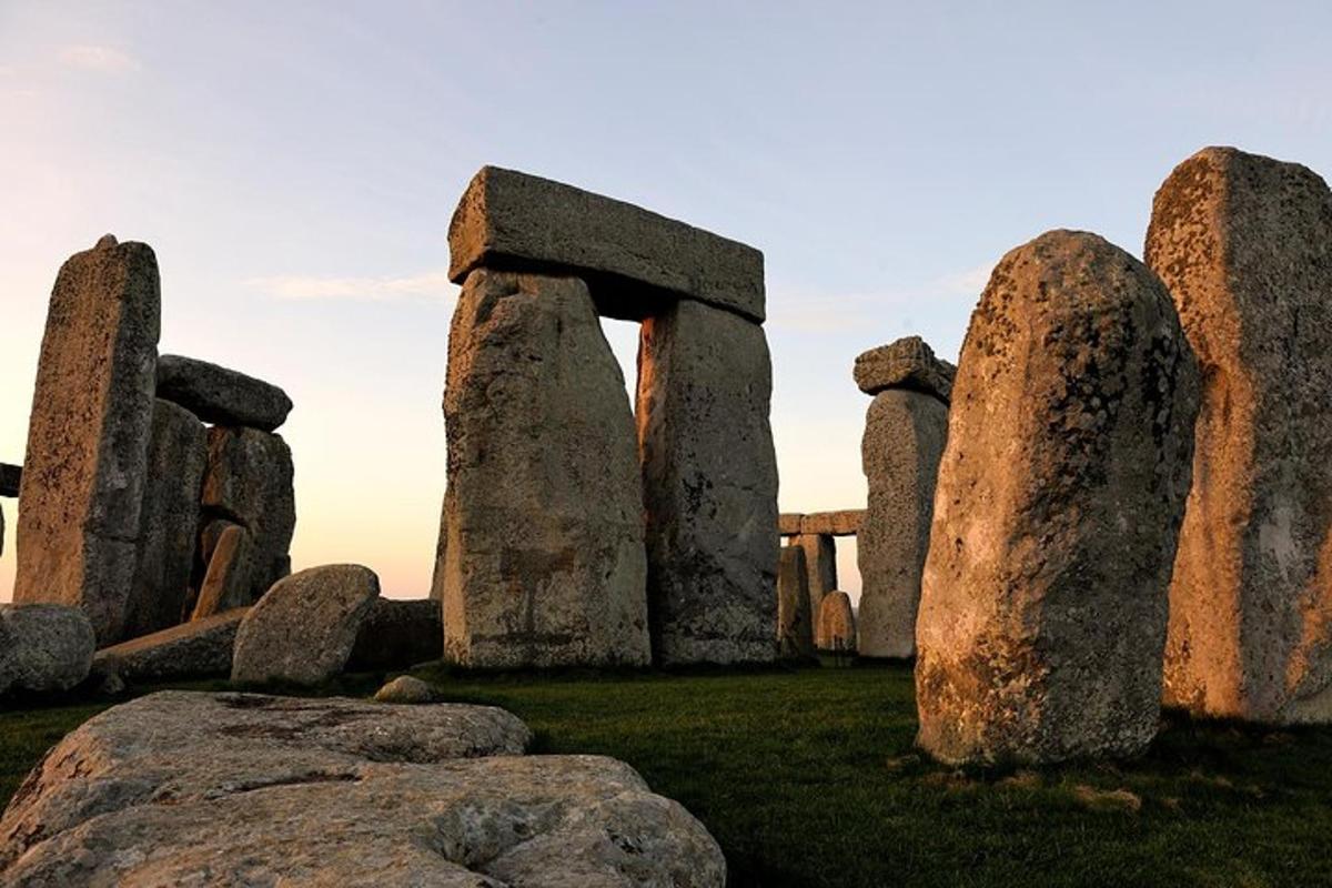 Stonehenge, Windsor Castle and Bath Day Trip from London