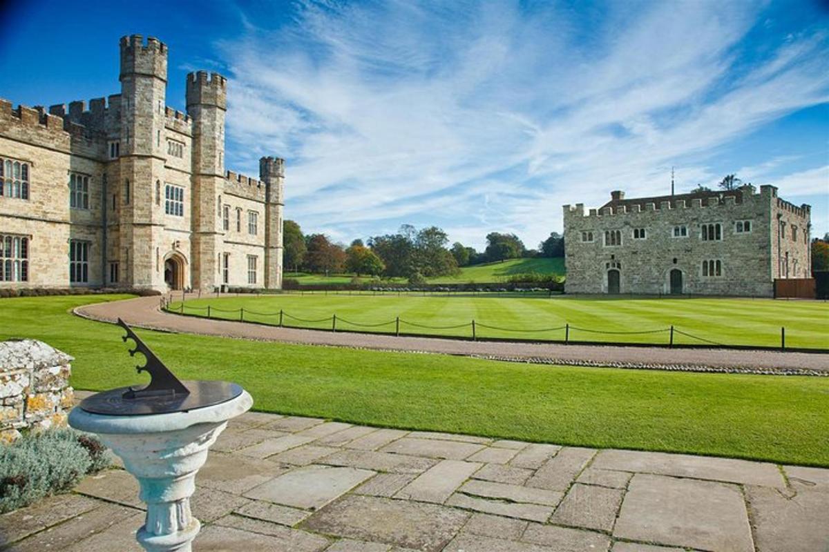 Leeds Castle, Canterbury Cathedral and Dover Tour