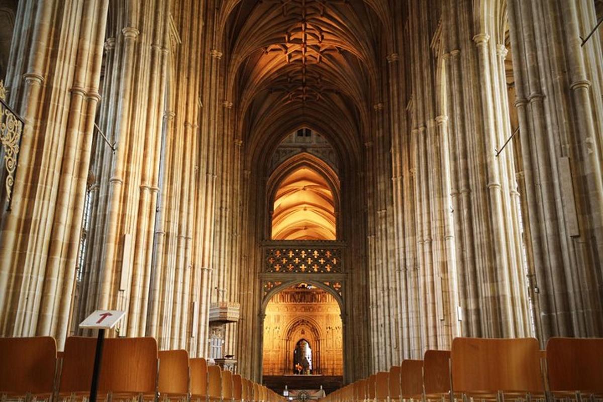 Leeds Castle, Canterbury Cathedral and Dover Tour