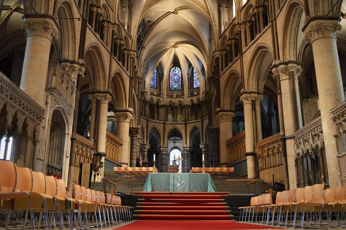 Leeds Castle, Canterbury Cathedral and Dover Tour