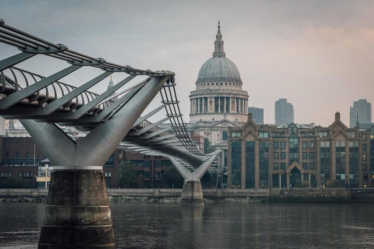 Private Tour, Entry to St Pauls Cathedral and London Highlights