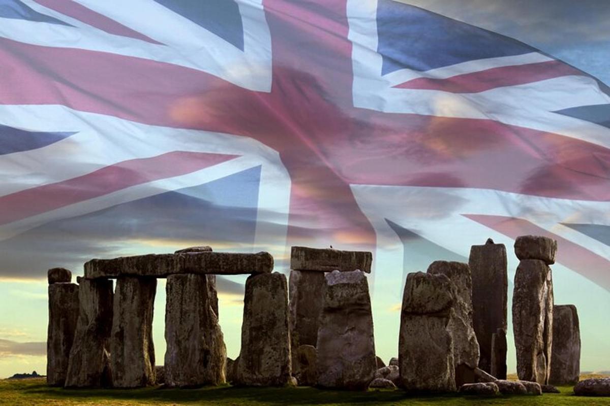 Full-day Guided Tour of Bath and Stonehenge