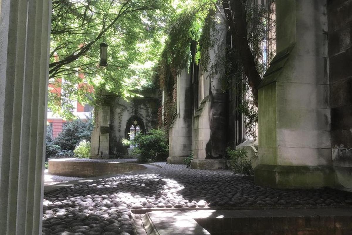 Secret Gardens of the City of London Private Tour