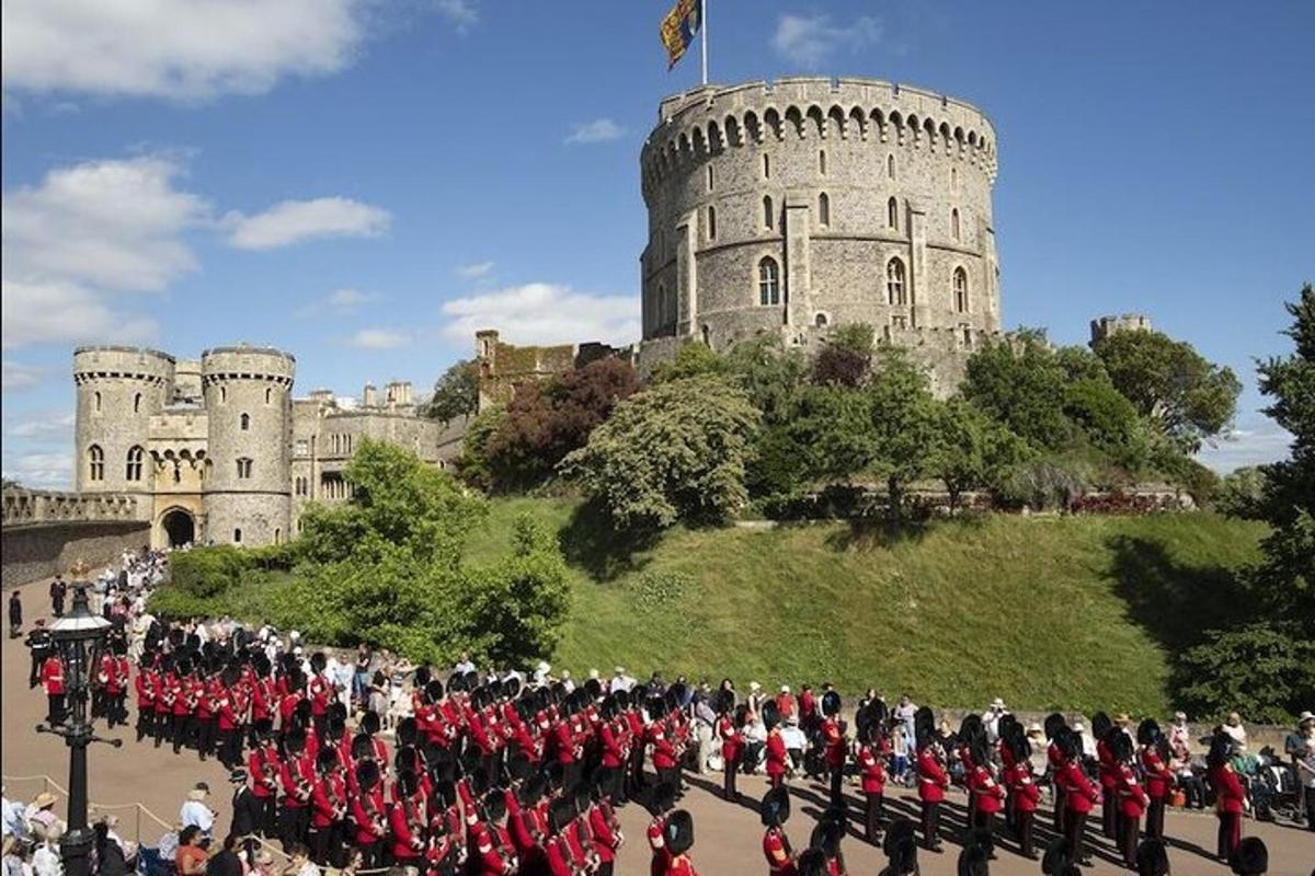 Windsor Castle, Bath and Stonehenge Tour