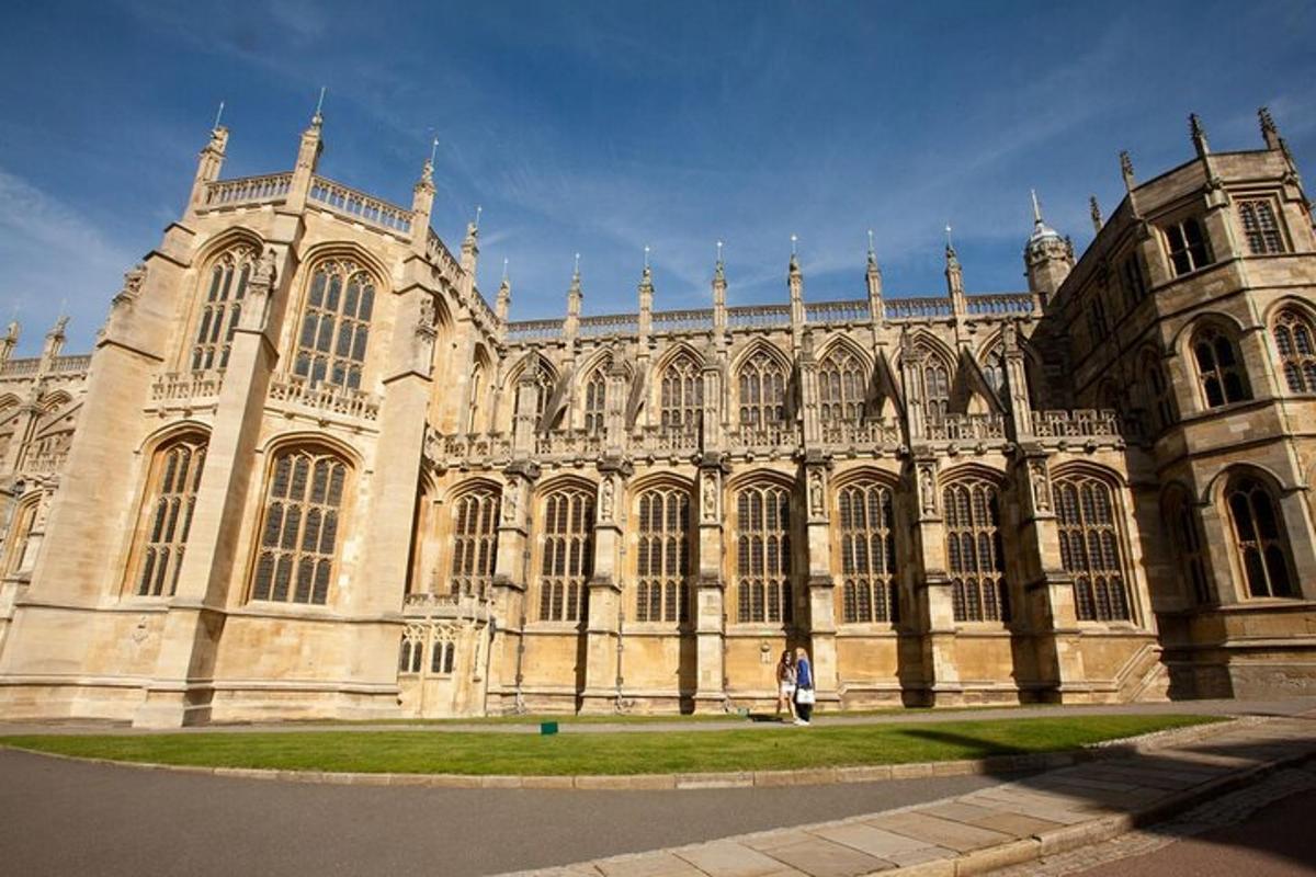 Windsor Castle, Bath and Stonehenge Tour