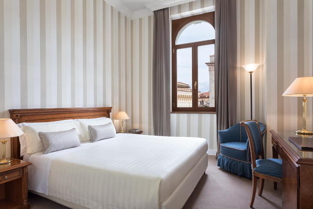 7 nights Italy bed and breakfast (Sina Brufani) flights included