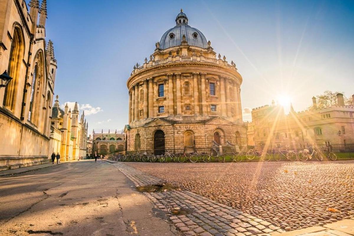 Small Group Cotswolds Villages, Stratford and Oxford Day Tour from London