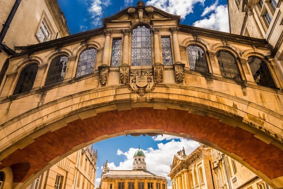 Small Group Cotswolds Villages, Stratford and Oxford Day Tour from London