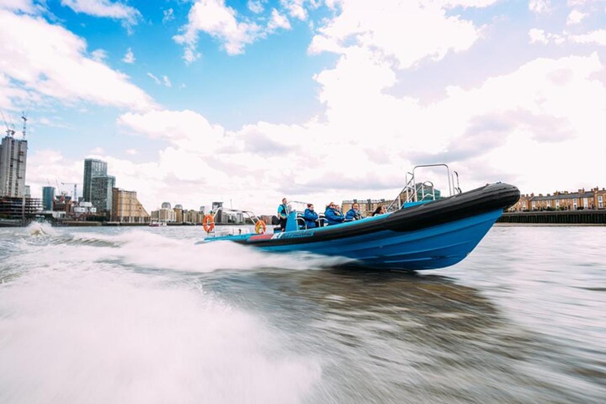 London: Bond for a Day - All Inclusive with Speedboat
