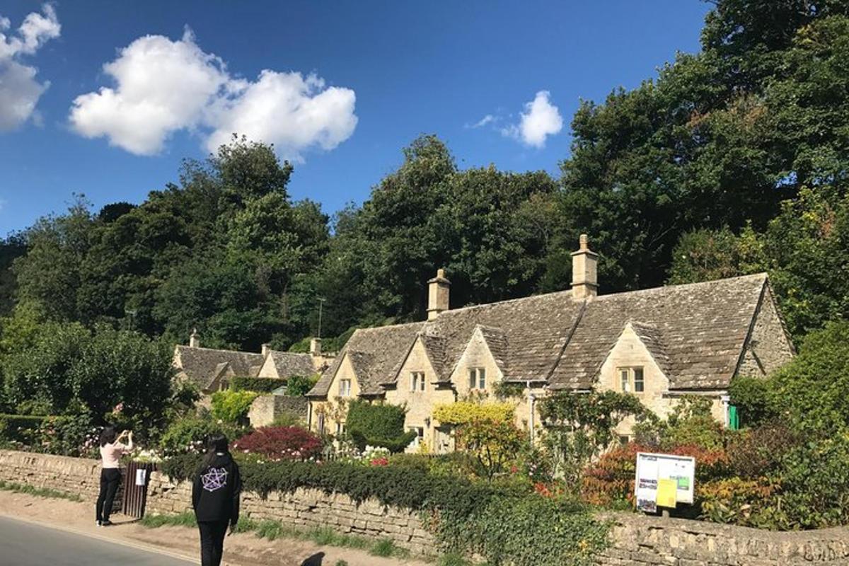 Private Guided tour to the Cotswolds & Oxford or Blenheim Palace