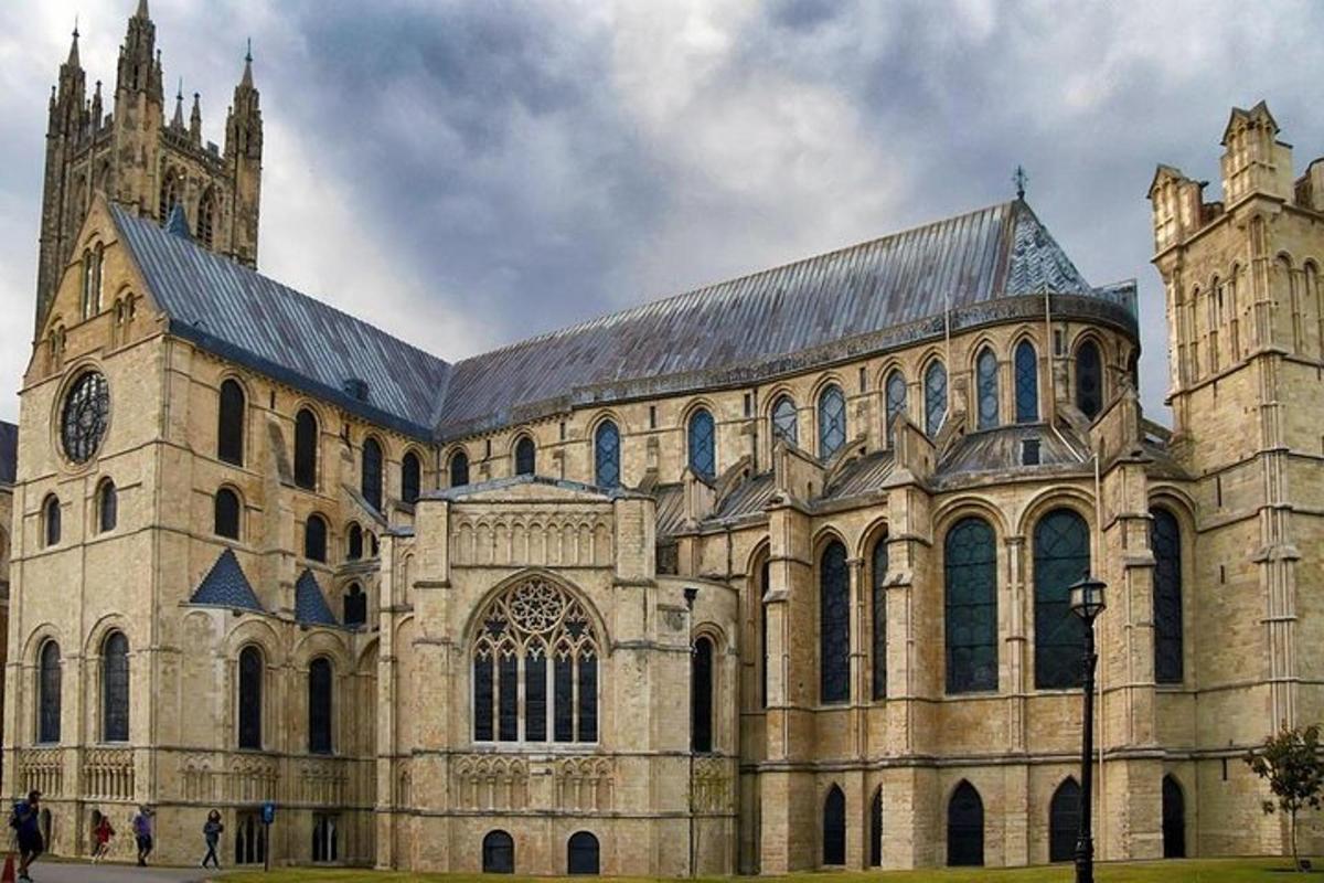 Private Tour to Canterbury, Dover Castle & Chilham