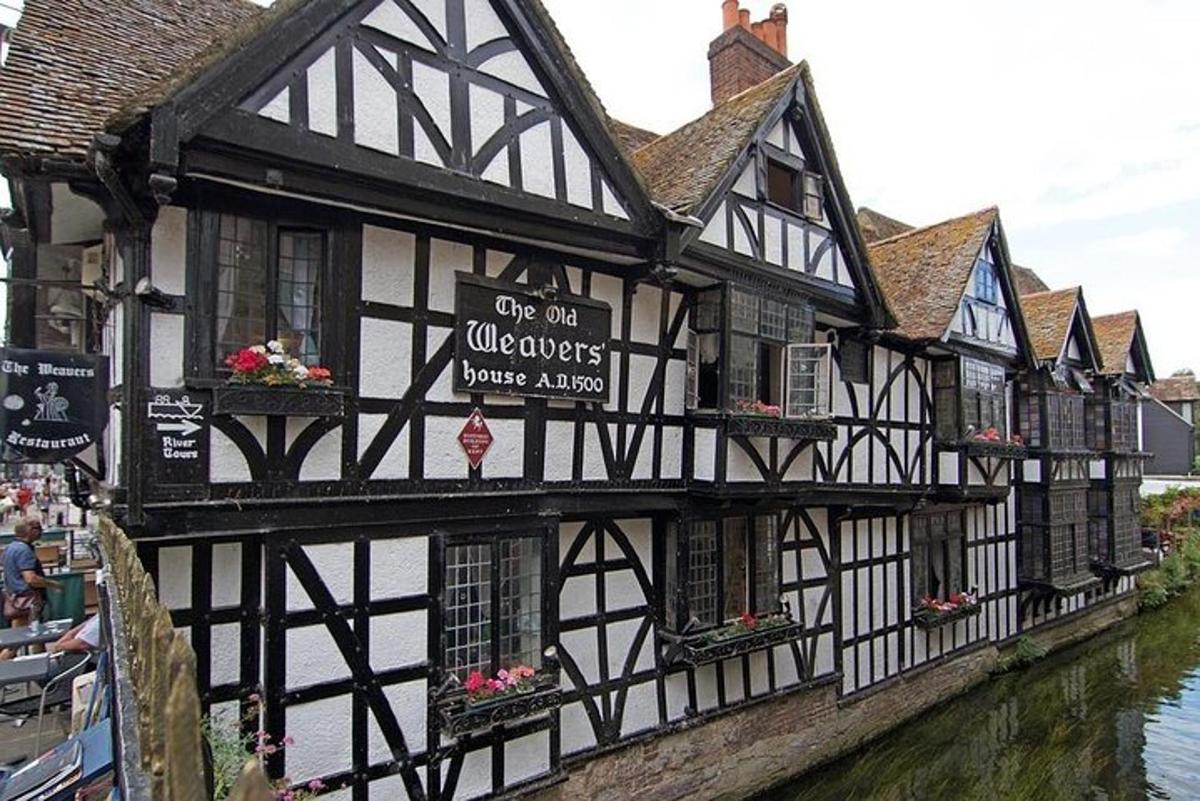 Private Tour to Canterbury, Dover Castle & Chilham