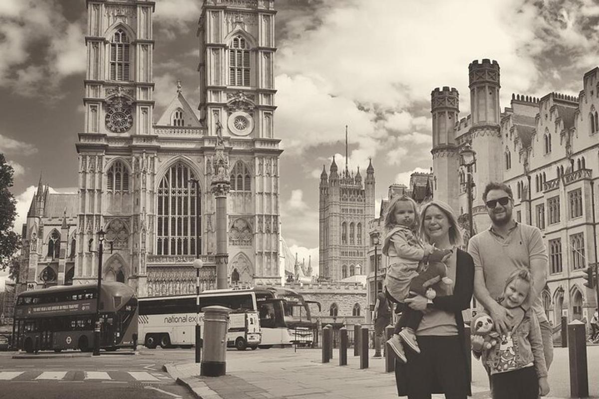 London Taxi Tour - Private Tour Guide  Narration In A London Cab