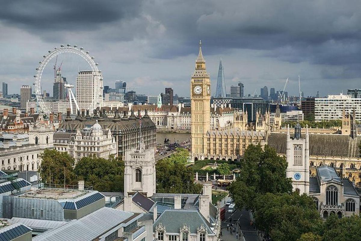 Luxury Range Rover at your Disposal in London for Full Day City Tour
