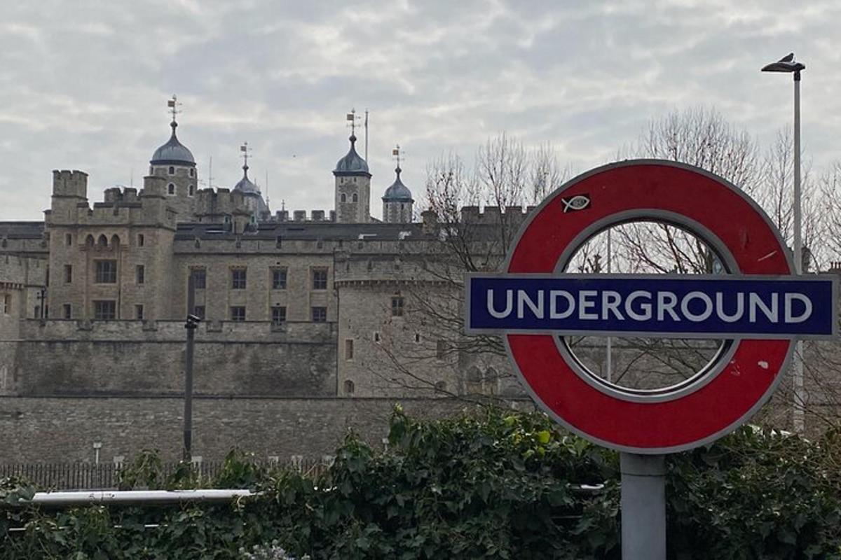 London In A Day Private Tour Entries Included (up to 6 people)