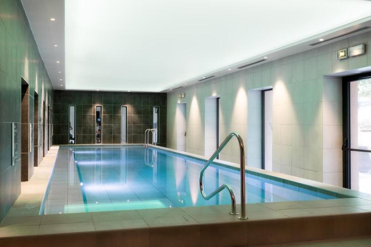 7 nights France bed and breakfast (DoubleTree by Hilton Carcassonne, France) flights included