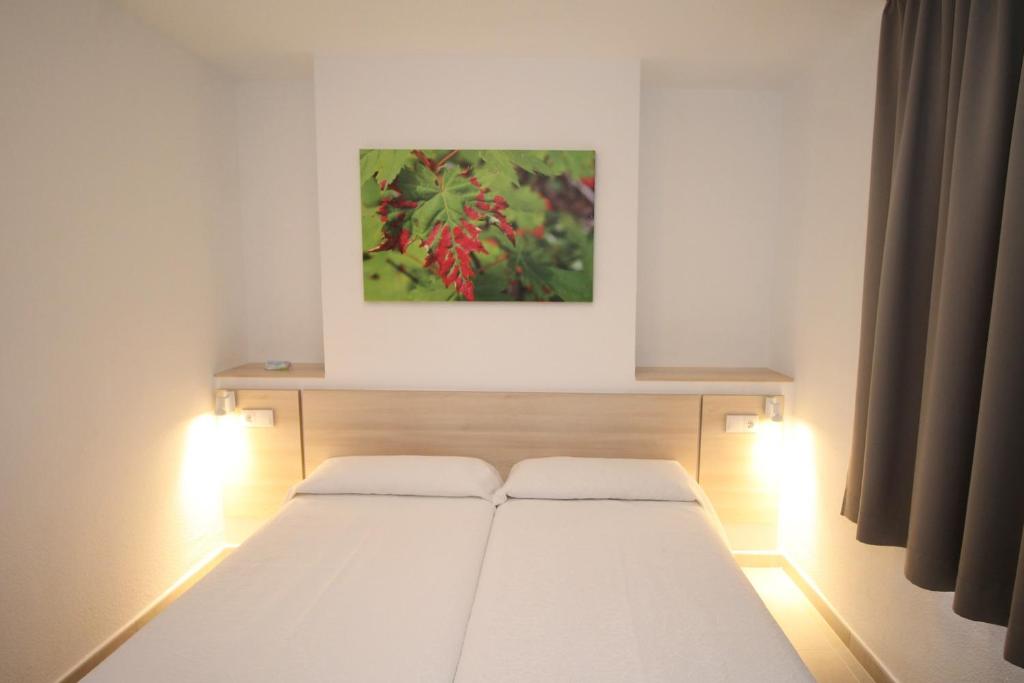 7 nights Spain bed and breakfast (Click Benidorm Vistamar Apartments) flights included