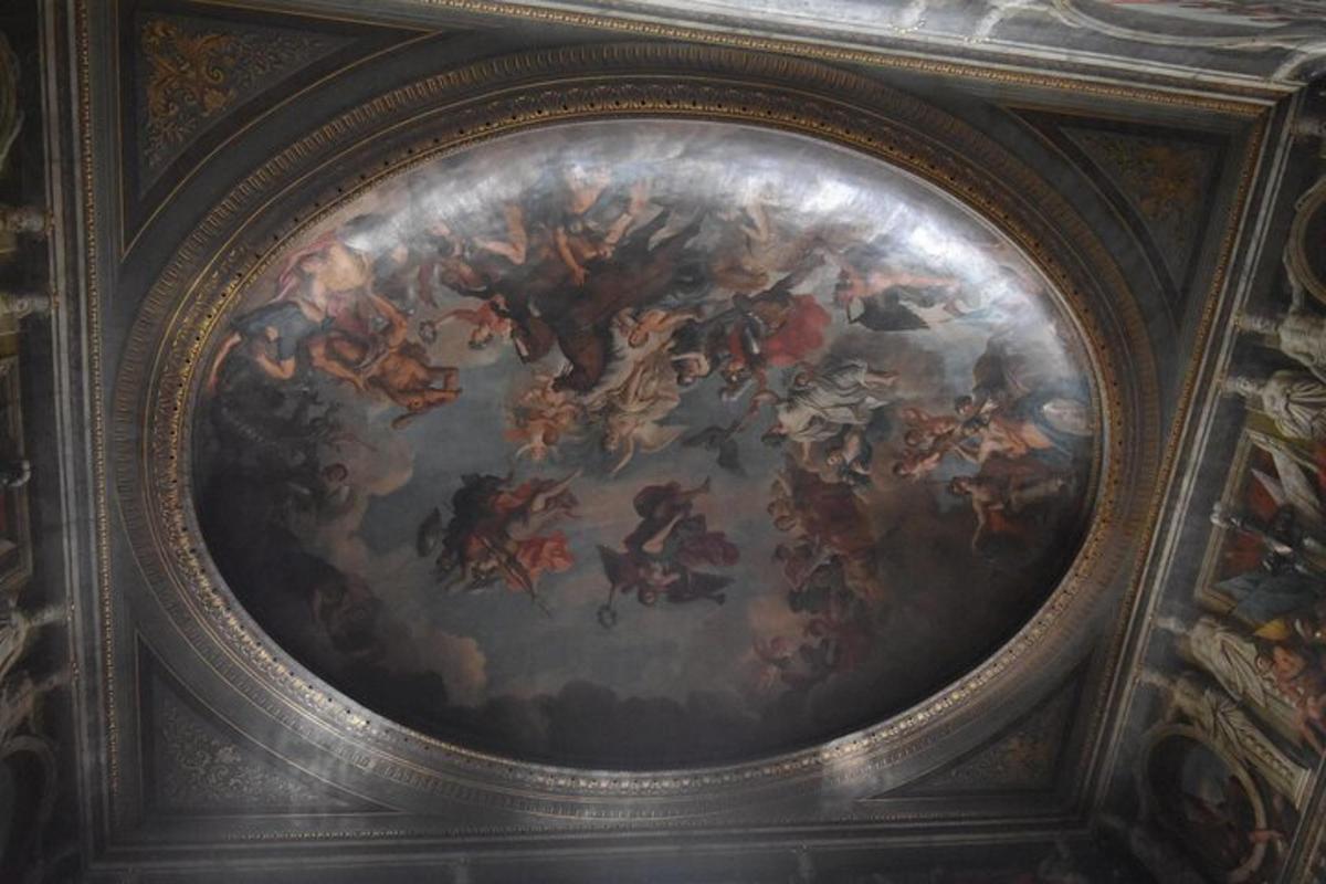 Private Blenheim Palace, the birthplace of Winston Churchill, Tour from London.