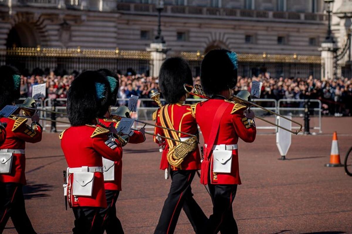 London: Landmarks Walking Tour
