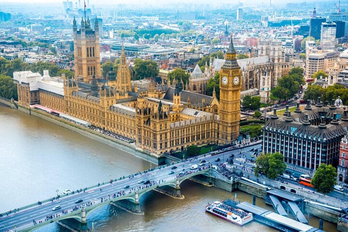 Top Churches of London Private Walking Tour with a Guide