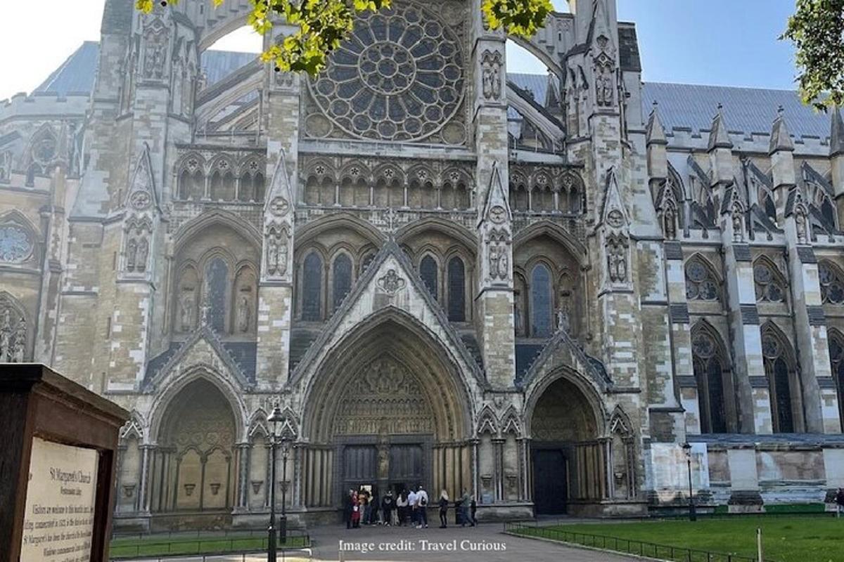 Family-Friendly Royal London Private Full-Day Highlights Tour