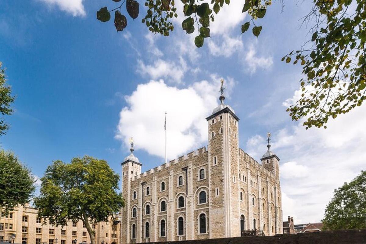 Tower of London and Crown Jewels Tour
