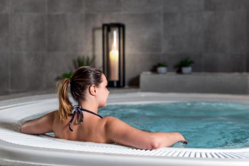 7 nights France bed and breakfast (DoubleTree by Hilton Carcassonne, France) flights included