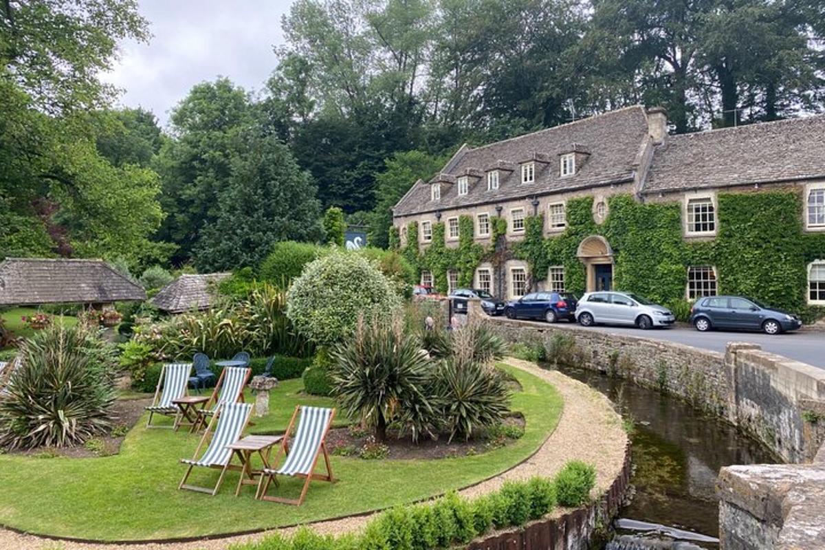 Private Cotswold Villages Day Tour see the beauty of the Villages